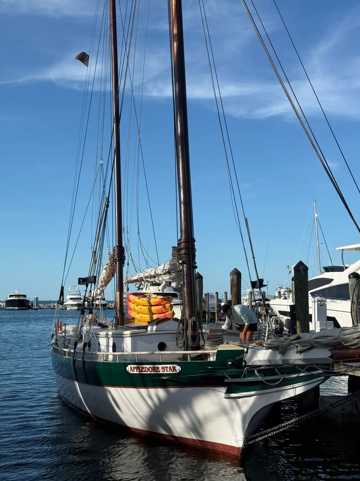 The schooner Appledore Star at the dock